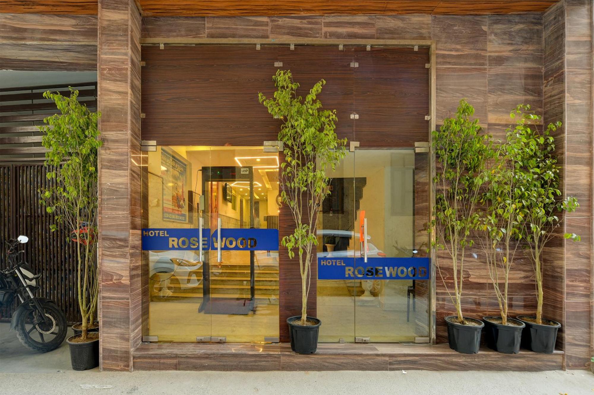 Rosewood Suites A Family Hotel Near Delhi Airport New Delhi Eksteriør billede